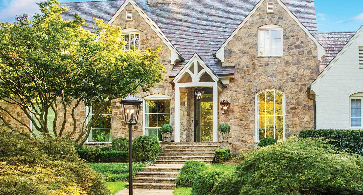 Weatherproof outdoor lights – enhance your exterior spaces with stylish lighting.