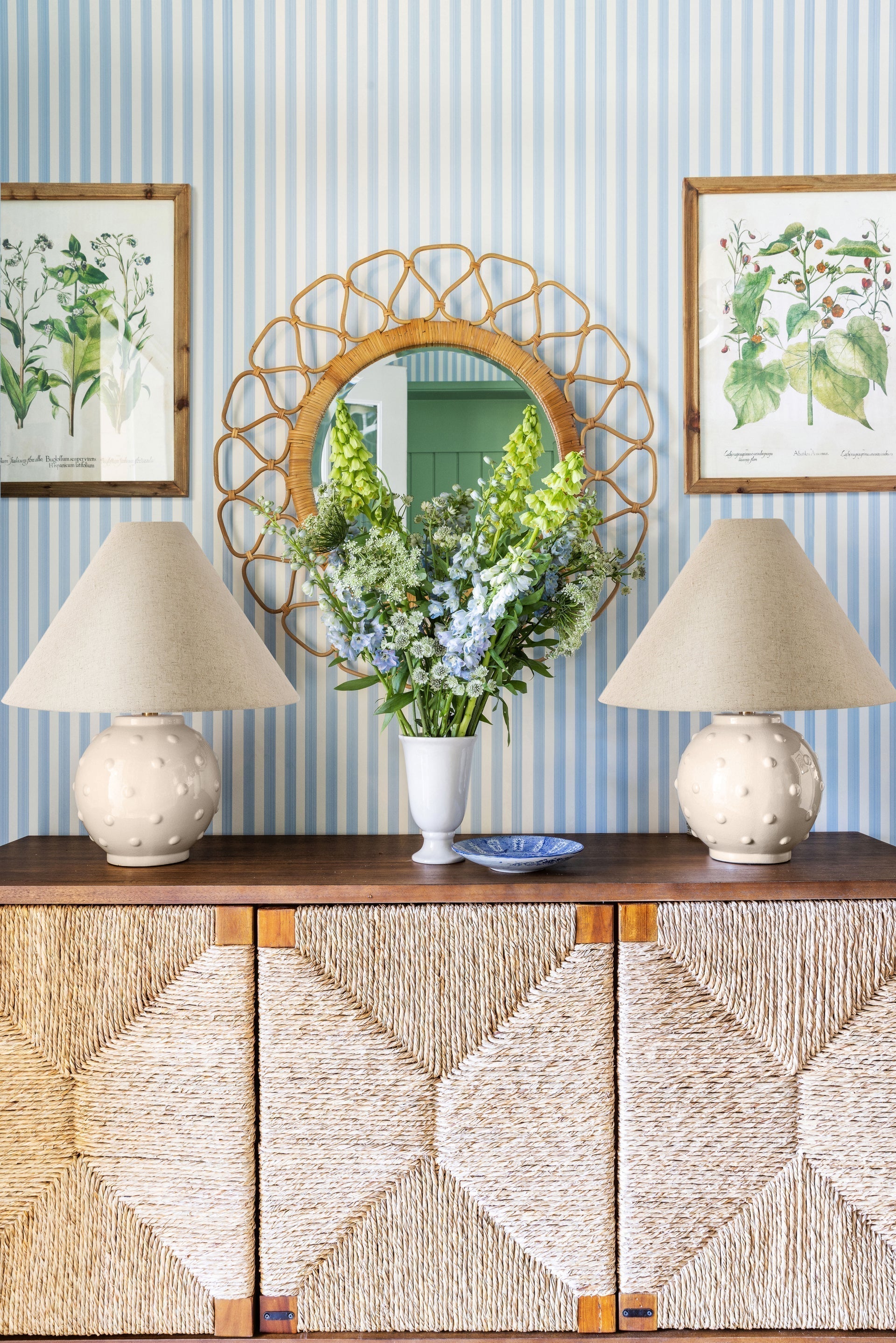 Mitzi Annabelle Table Lamp, Dimmable, Aged Brass Finish, 18” Height, Natural Linen Shade