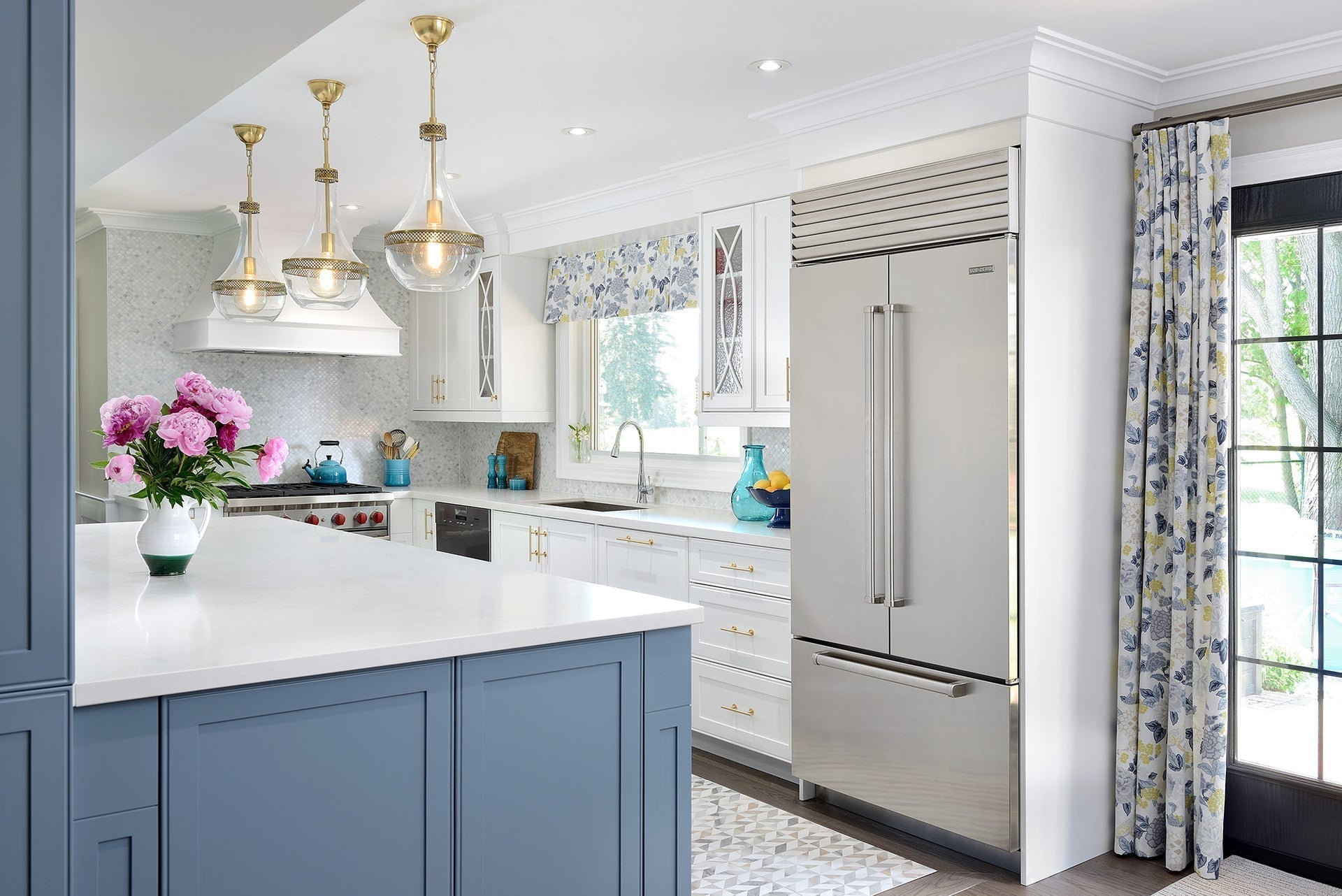 Hudson Valley Lighting 1817 Hagen Large Pendant Light with Clear Genie Shade, Dimmable, 60W E26 Base