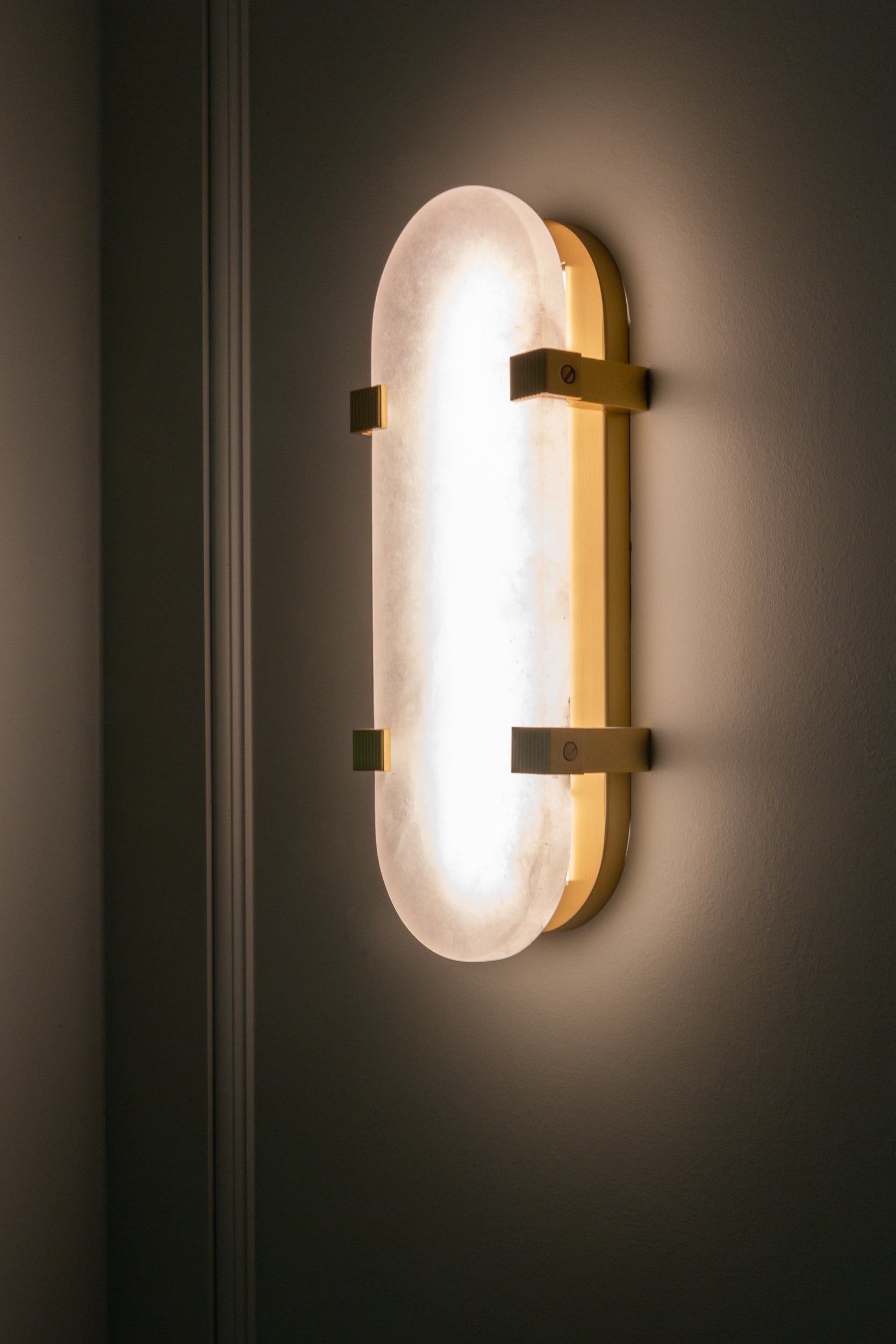 Hudson Valley Lighting Skylar Sconce 13.75" LED Wall Light in Handcrafted Alabaster, Dimmable, UL Damp Rated