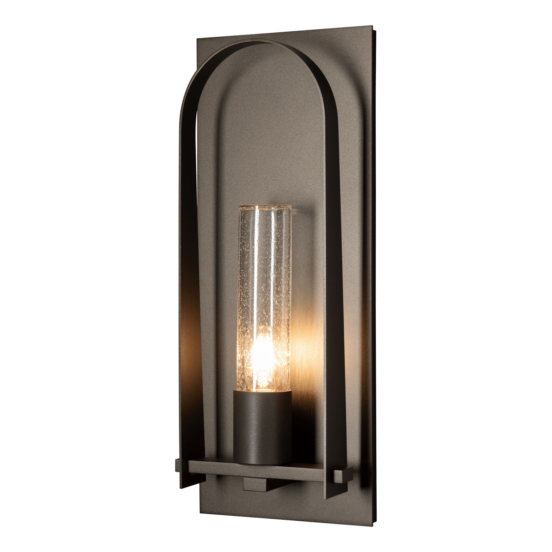 Triomphe Medium Outdoor Sconce by Hubbardton Forge – Classic Design with Weather-Resistant Finish Options